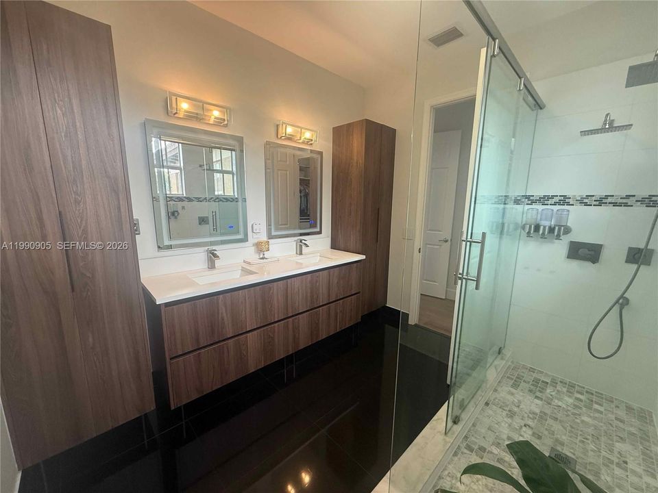 For Sale: $620,000 (3 beds, 2 baths, 1888 Square Feet)