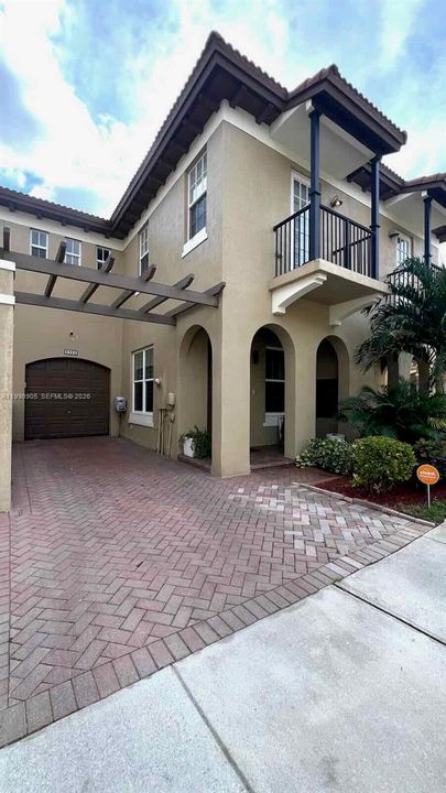 For Sale: $620,000 (3 beds, 2 baths, 1888 Square Feet)