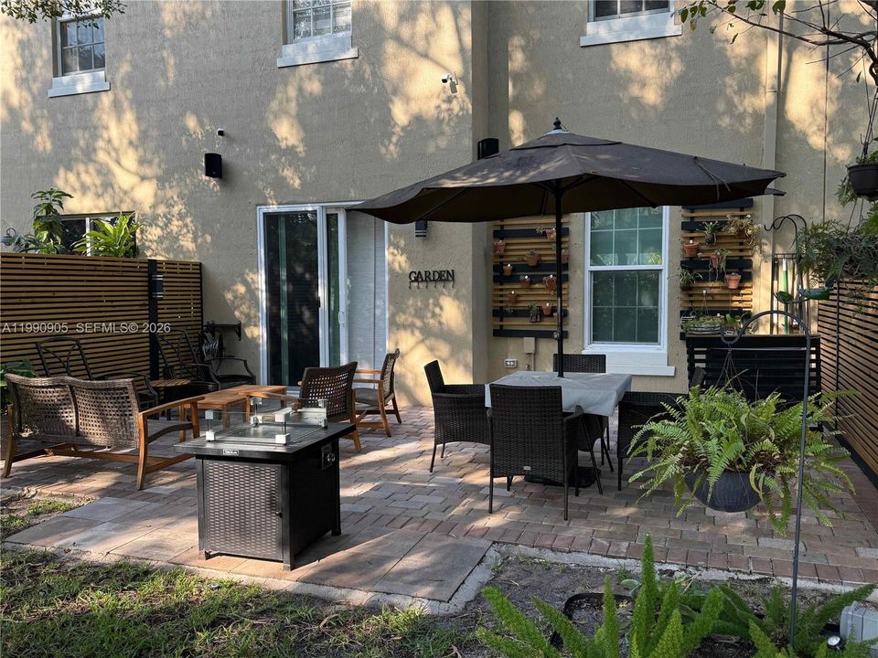 For Sale: $620,000 (3 beds, 2 baths, 1888 Square Feet)