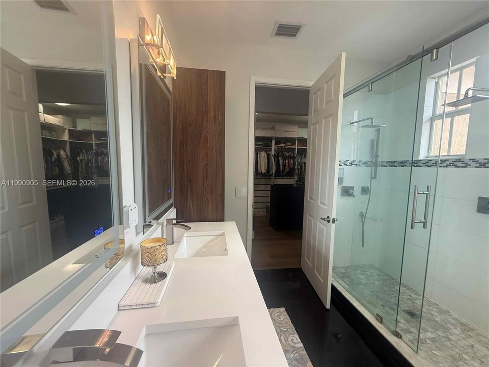 For Sale: $620,000 (3 beds, 2 baths, 1888 Square Feet)