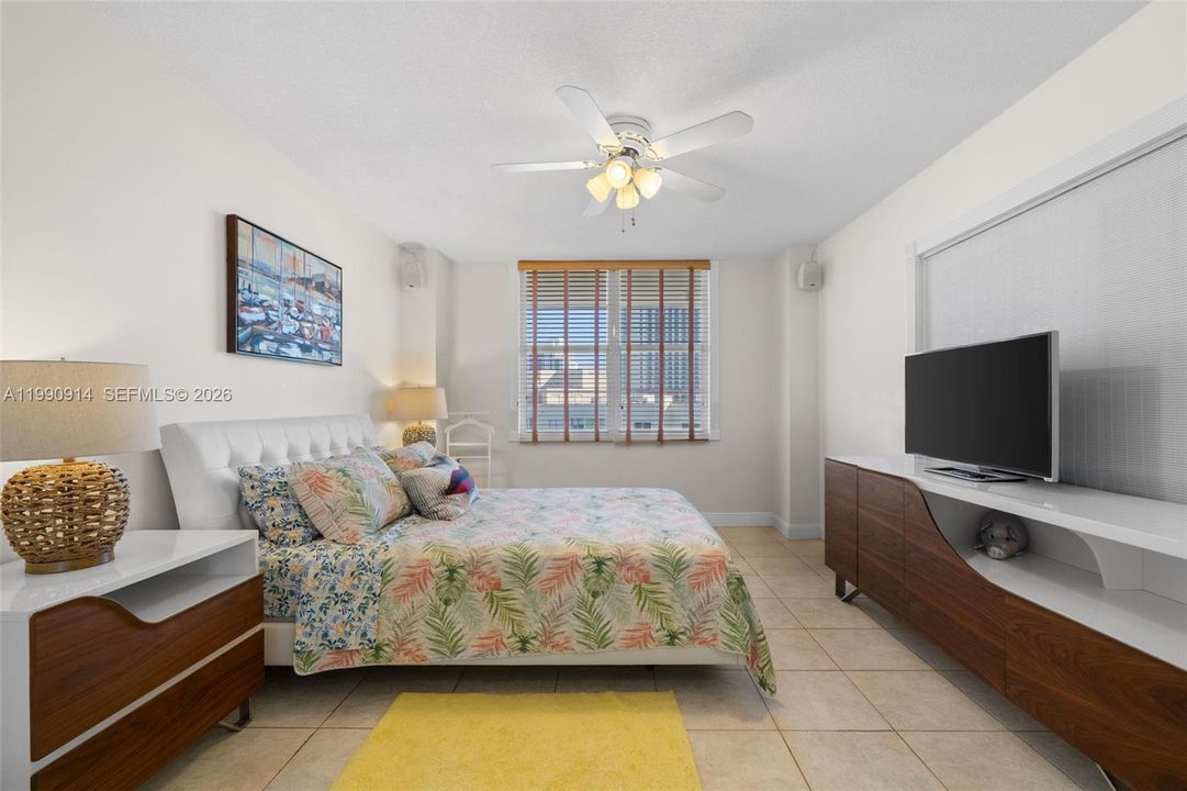 En Venta: $600,000 (2 camas, 2 baños, 1210 Pies cuadrados)