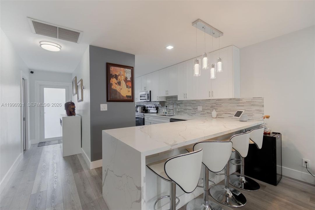 待售: $295,000 (2 贝兹, 2 浴室, 1167 平方英尺)