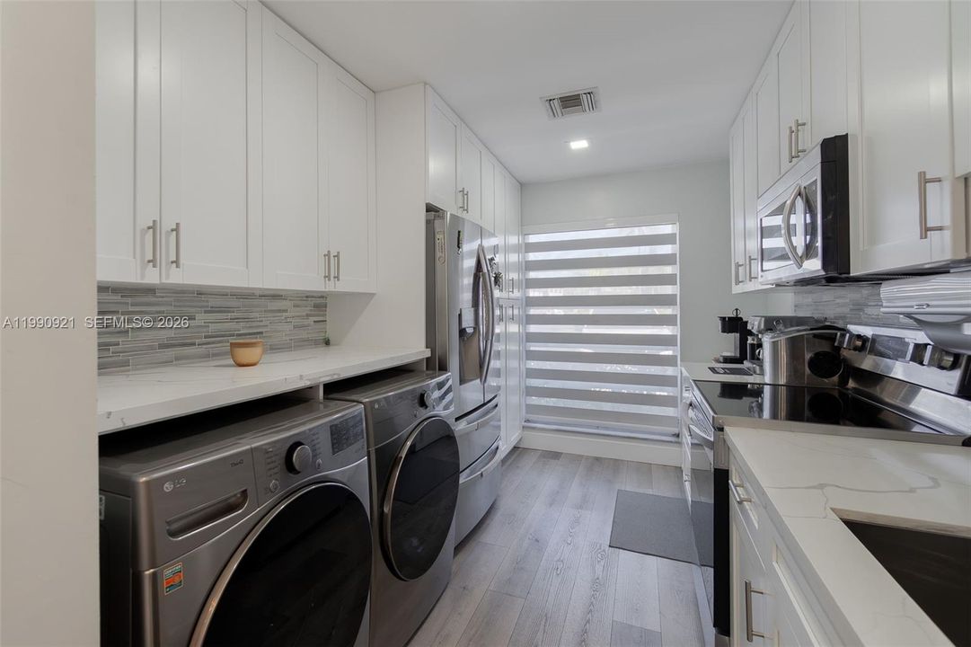 待售: $295,000 (2 贝兹, 2 浴室, 1167 平方英尺)