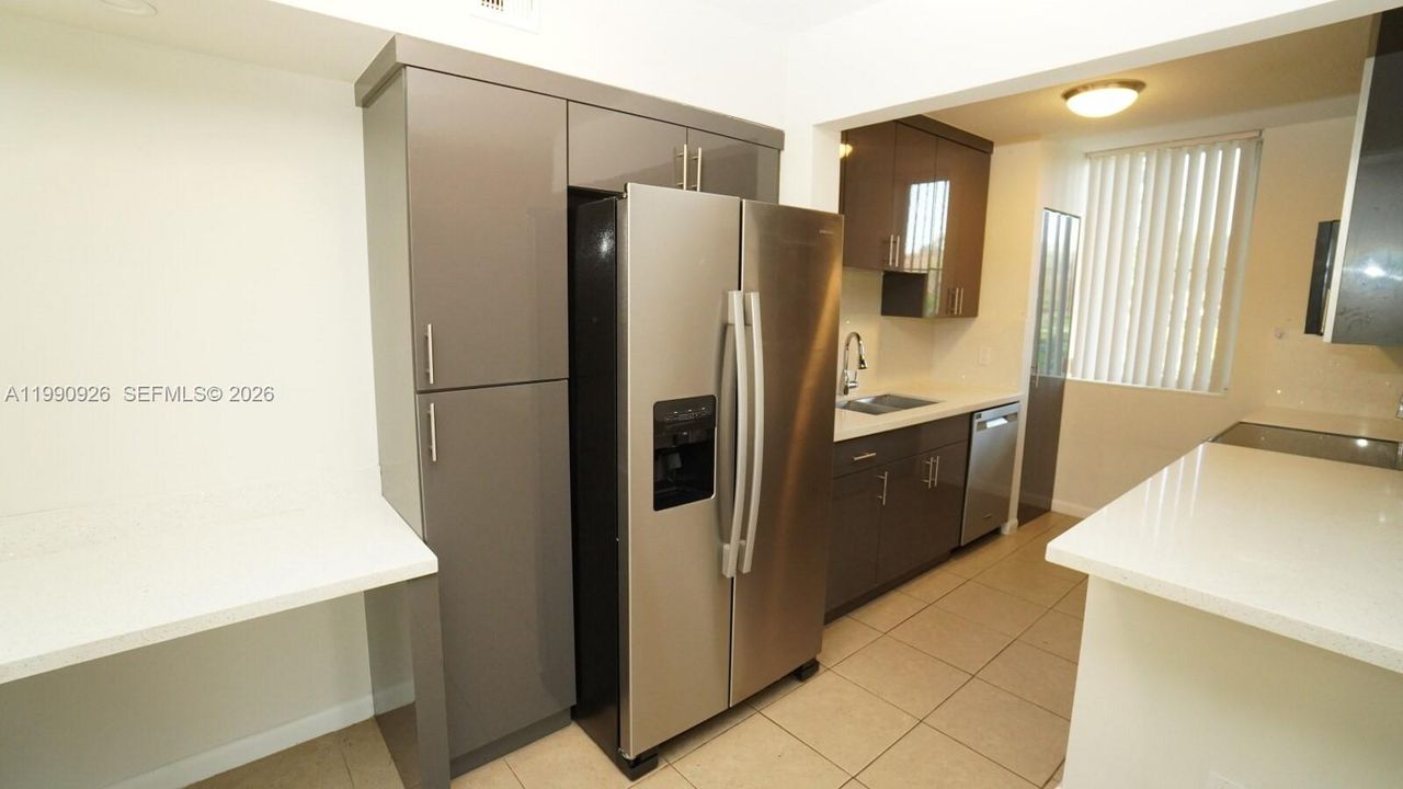Activo con contrato: $1,850 (1 camas, 1 baños, 734 Pies cuadrados)