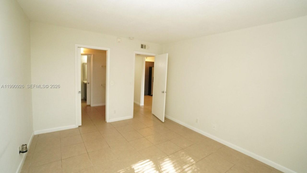 Activo con contrato: $1,850 (1 camas, 1 baños, 734 Pies cuadrados)