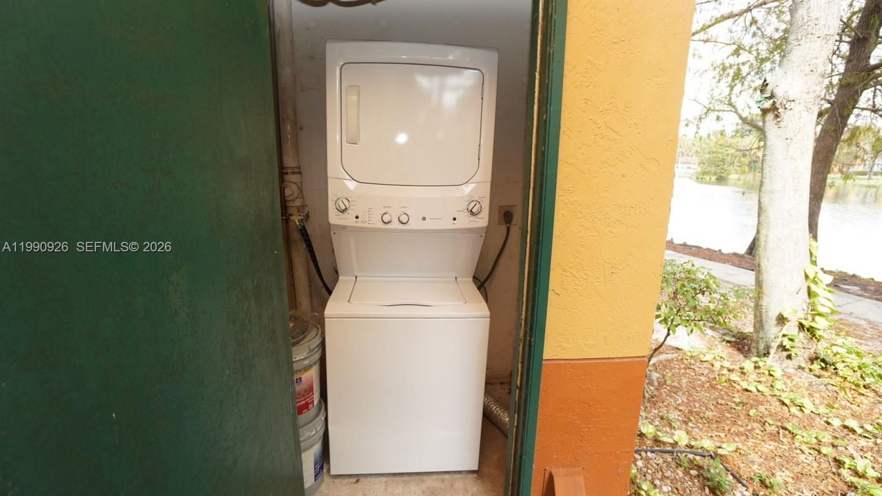 Activo con contrato: $1,850 (1 camas, 1 baños, 734 Pies cuadrados)