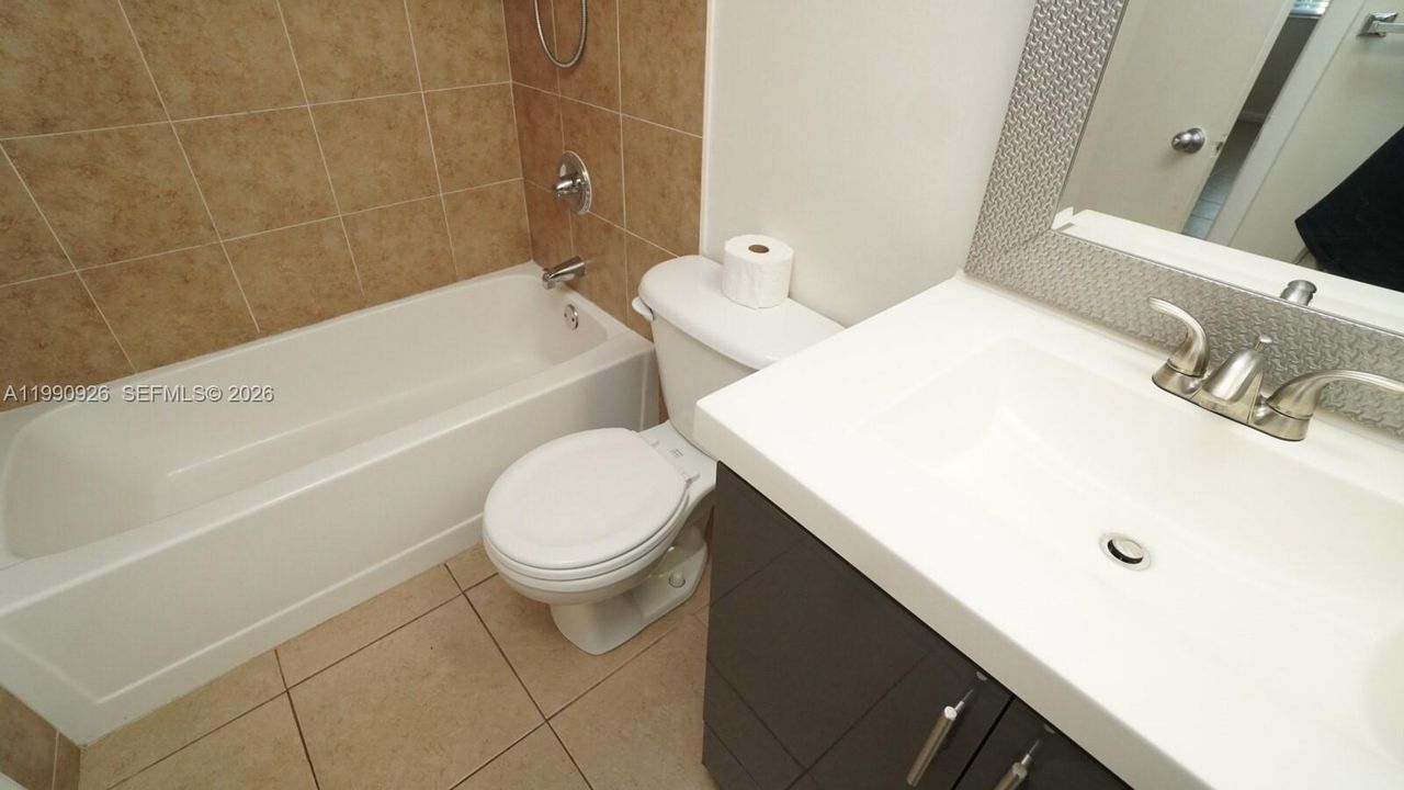 Activo con contrato: $1,850 (1 camas, 1 baños, 734 Pies cuadrados)