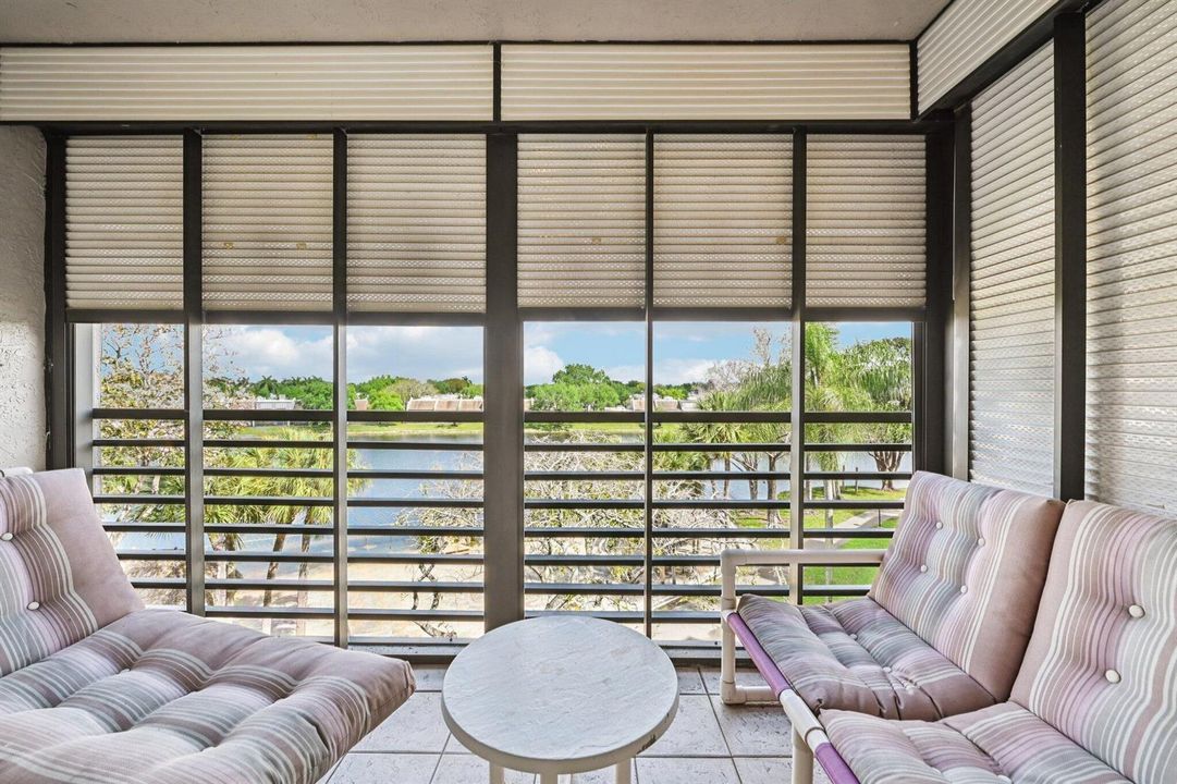 25-web-or-mls-Colony Point Cir 404-S2703