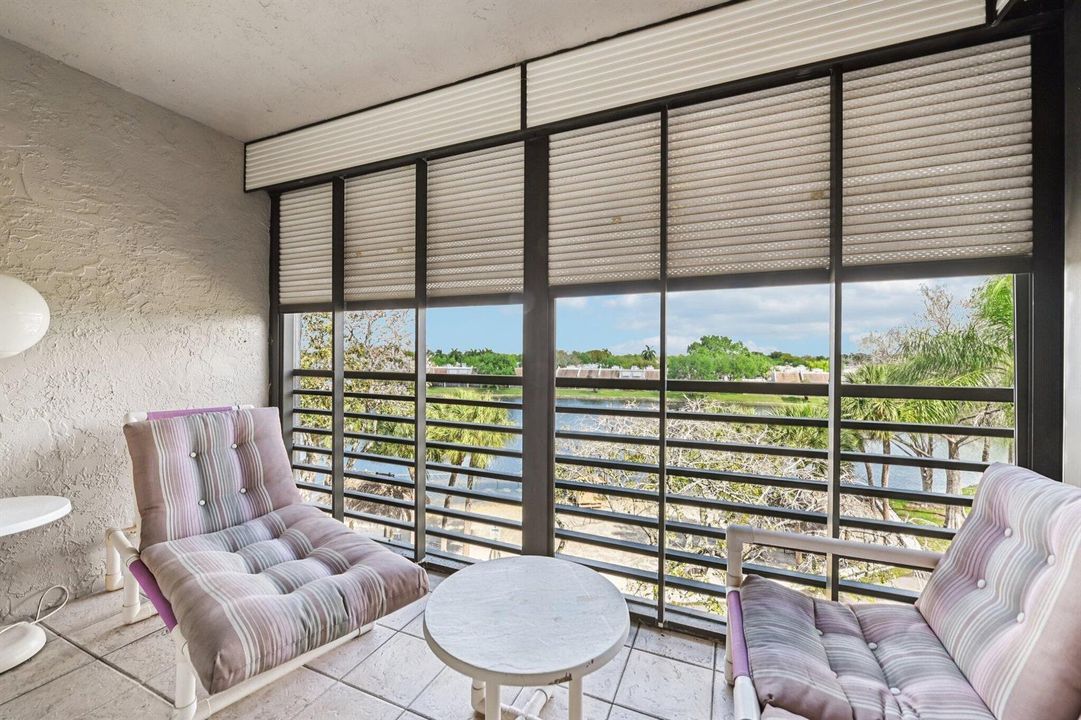 24-web-or-mls-Colony Point Cir 404-S2703