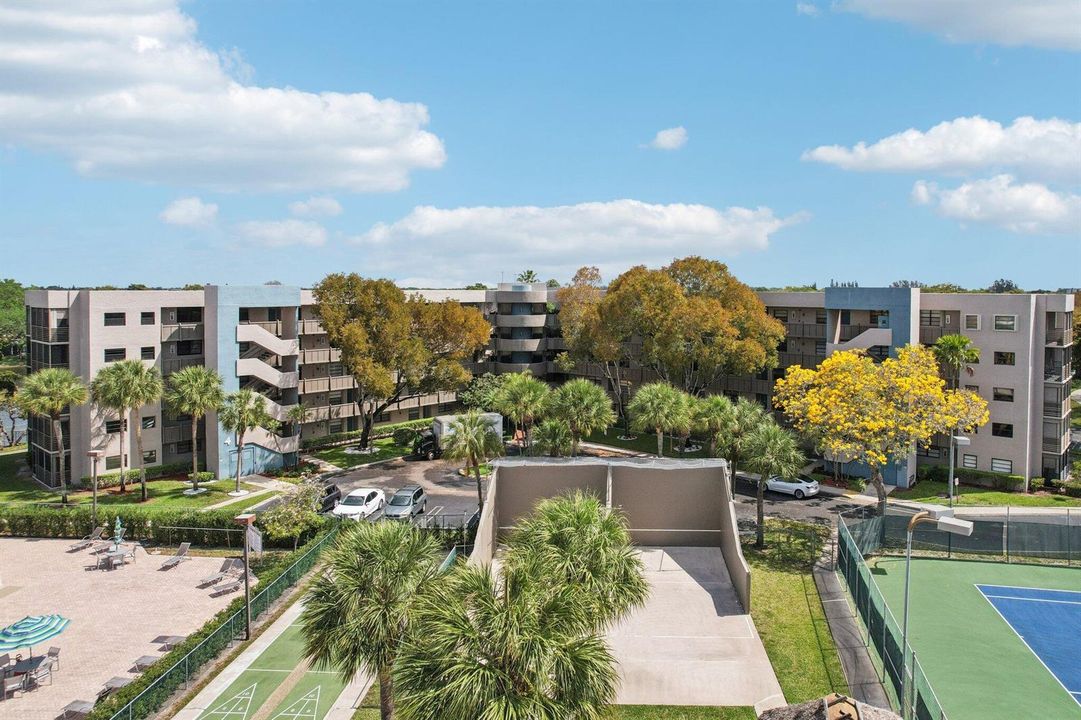 27-web-or-mls-Colony Point Cir 404-S2703