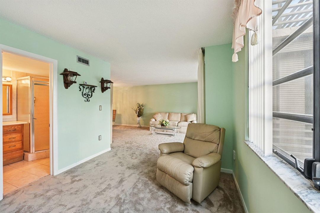 6-web-or-mls-Colony Point Cir 404-S2703-