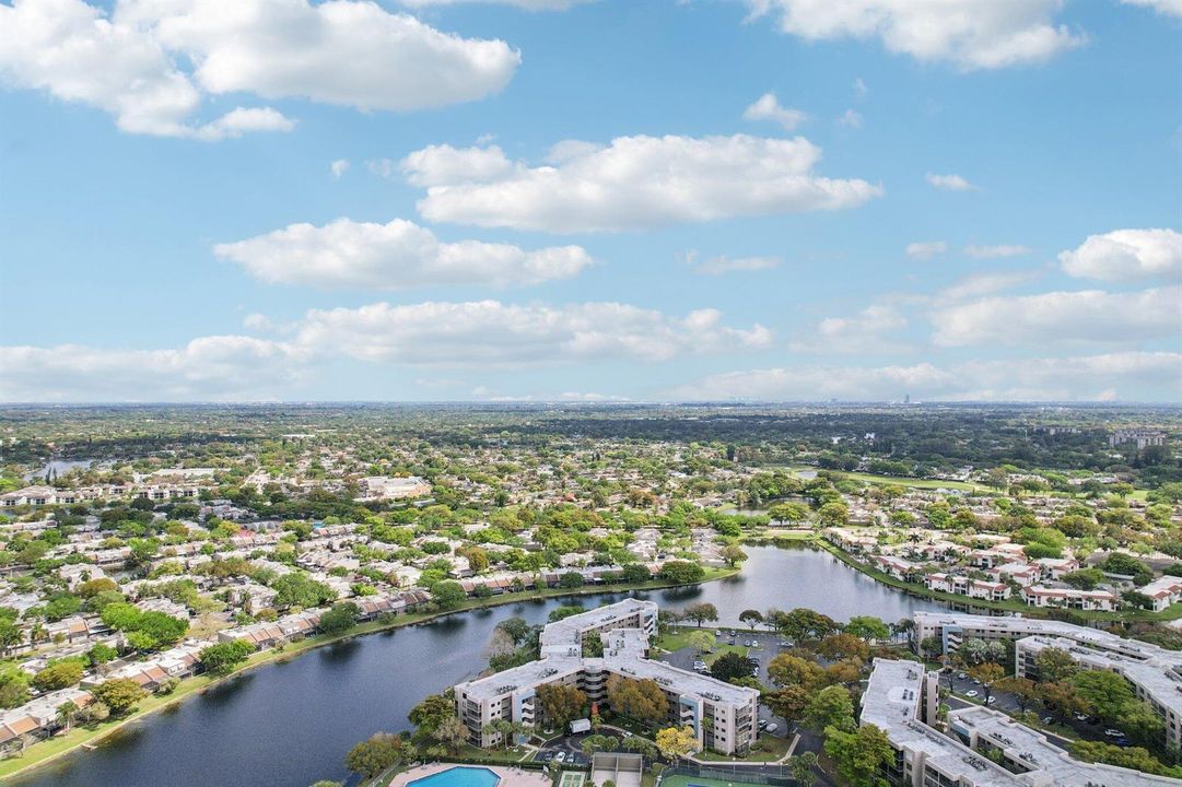 33-web-or-mls-Colony Point Cir 404-S2703