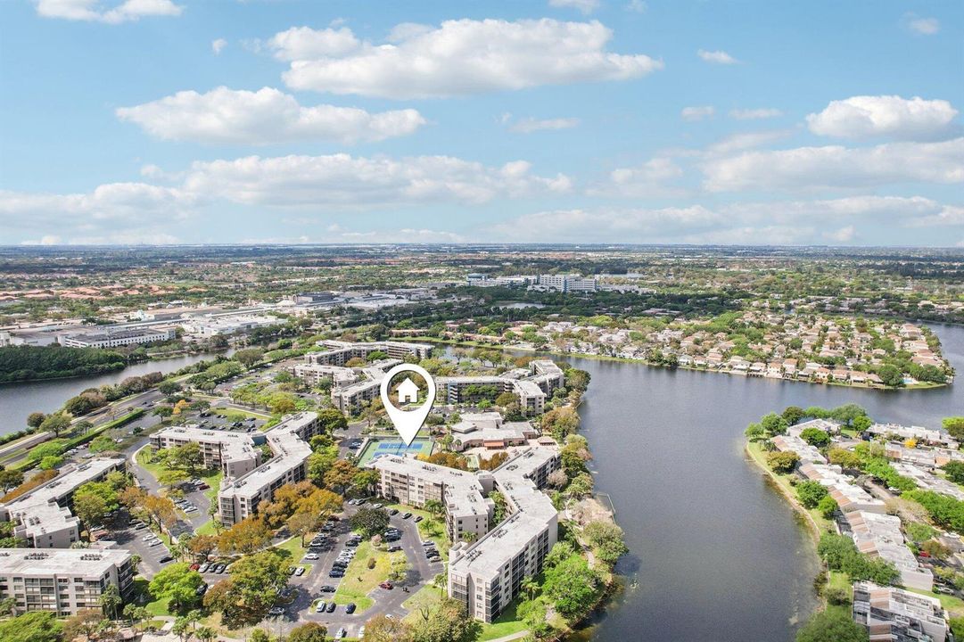 38-web-or-mls-Colony Point Cir 404-S2703