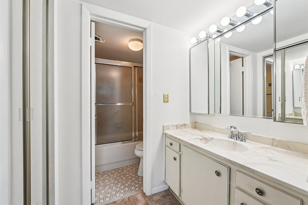 20-web-or-mls-Colony Point Cir 404-S2703