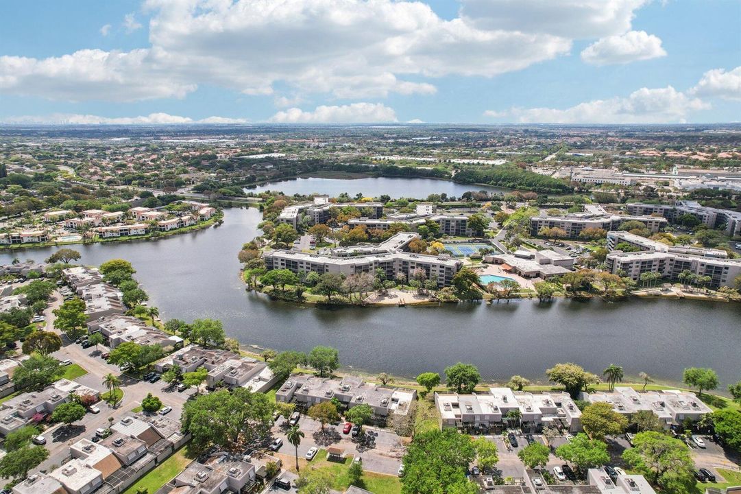 36-web-or-mls-Colony Point Cir 404-S2703