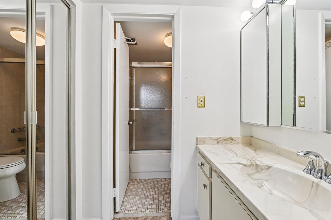 21-web-or-mls-Colony Point Cir 404-S2703
