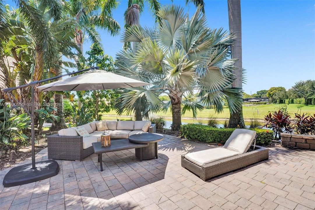 For Sale: $750,000 (0.18 acres)