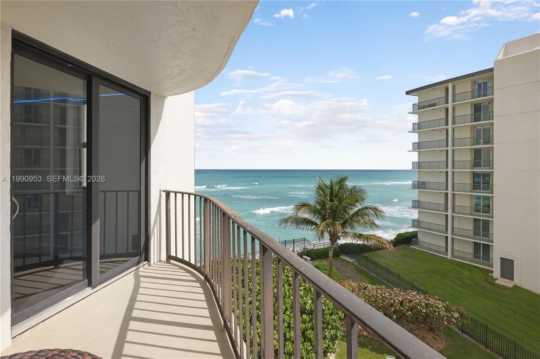 En Venta: $559,000 (2 camas, 2 baños, 1181 Pies cuadrados)