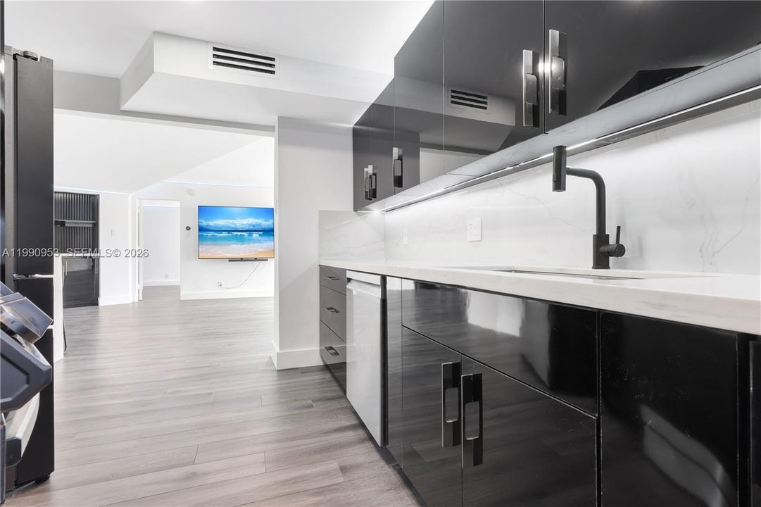 En Venta: $559,000 (2 camas, 2 baños, 1181 Pies cuadrados)