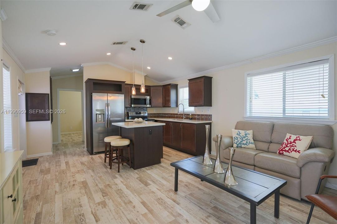 En Venta: $459,999 (2 camas, 1 baños, 768 Pies cuadrados)