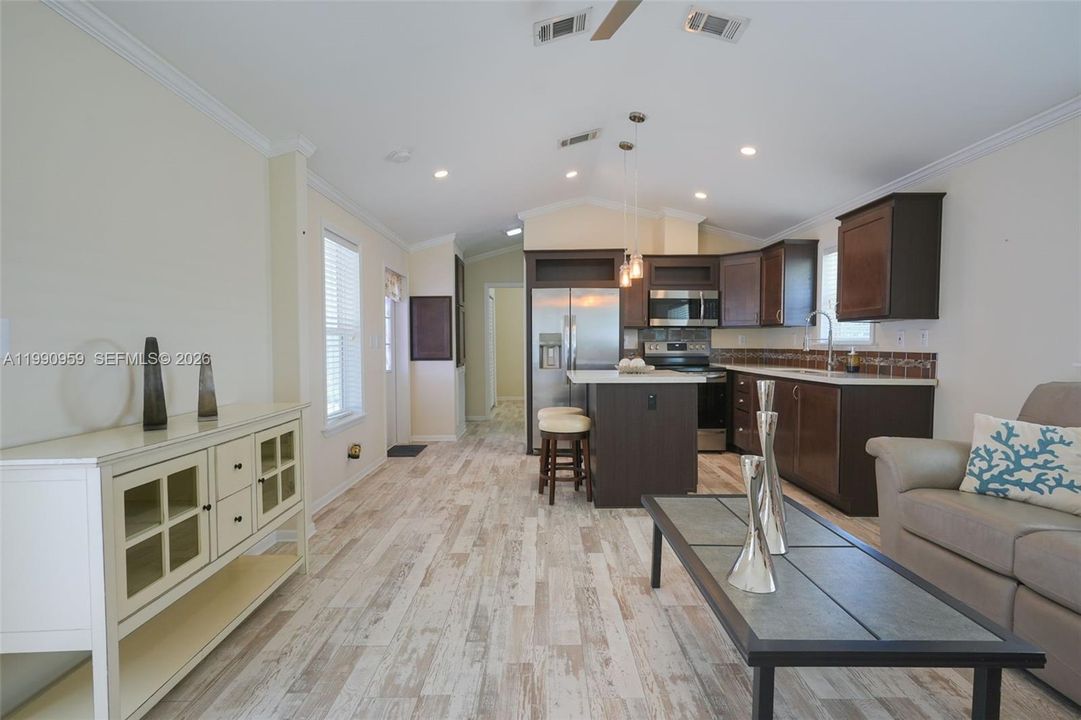 En Venta: $459,999 (2 camas, 1 baños, 768 Pies cuadrados)