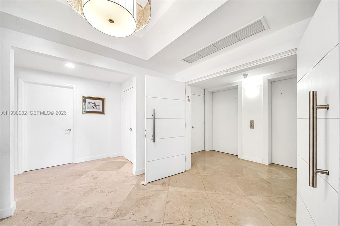 Private elevator foyer