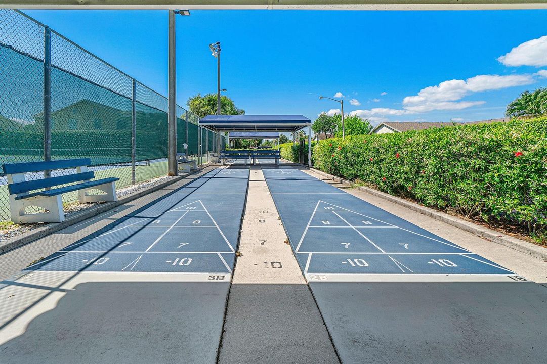 Bacci Court