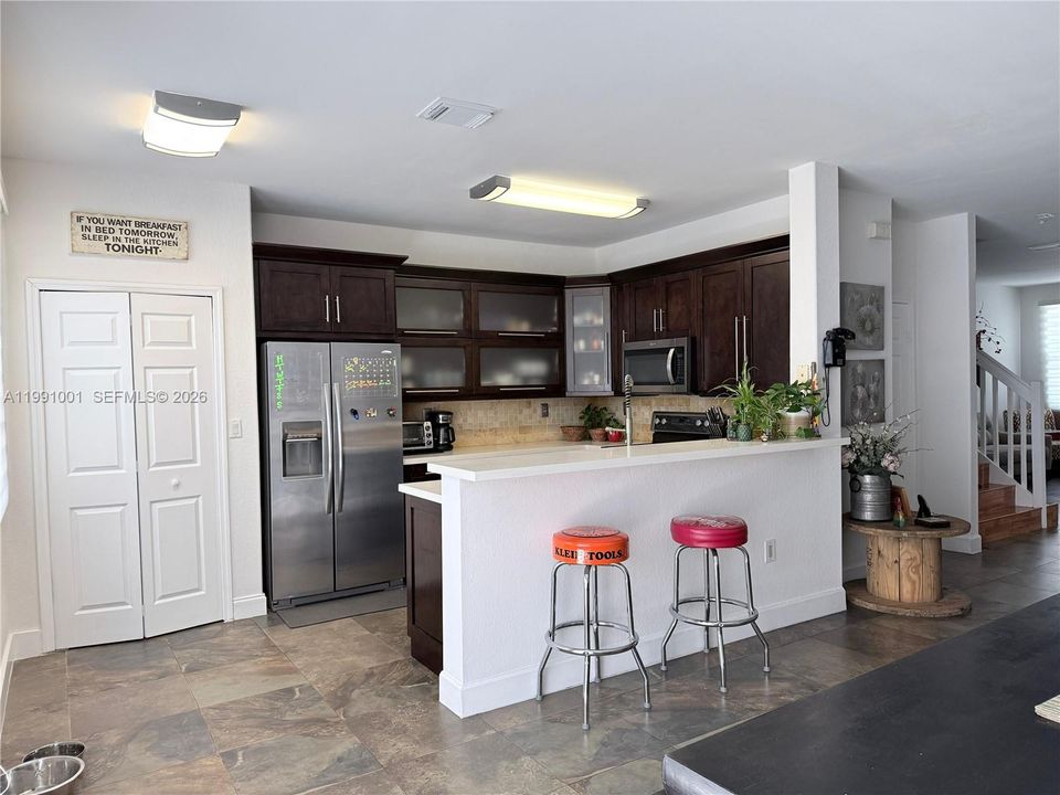 En Venta: $679,600 (4 camas, 2 baños, 1894 Pies cuadrados)