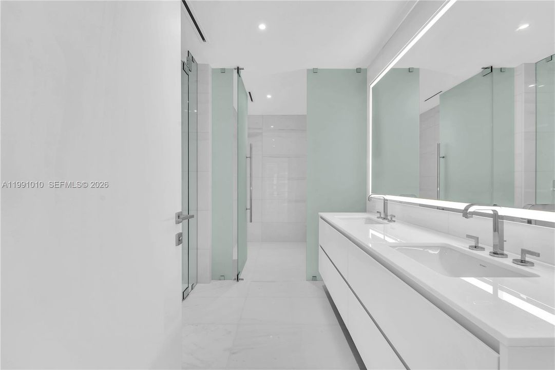 В аренду: $18,000 (3 спален, 3 ванн, 2220 Квадратных фут)