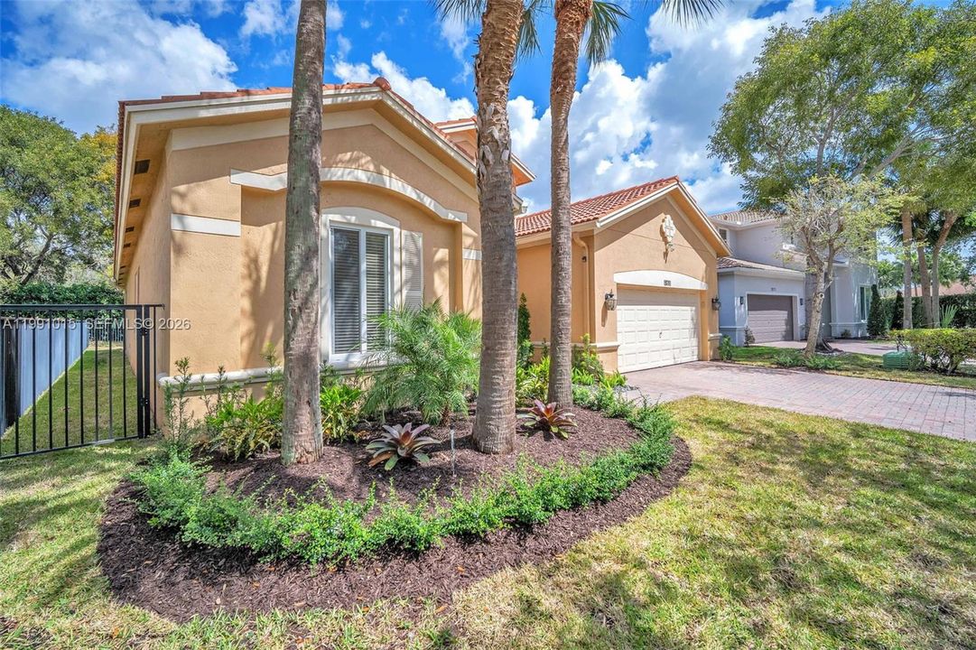 Recently Rented: $6,000 (4 beds, 3 baths, 2474 Square Feet)