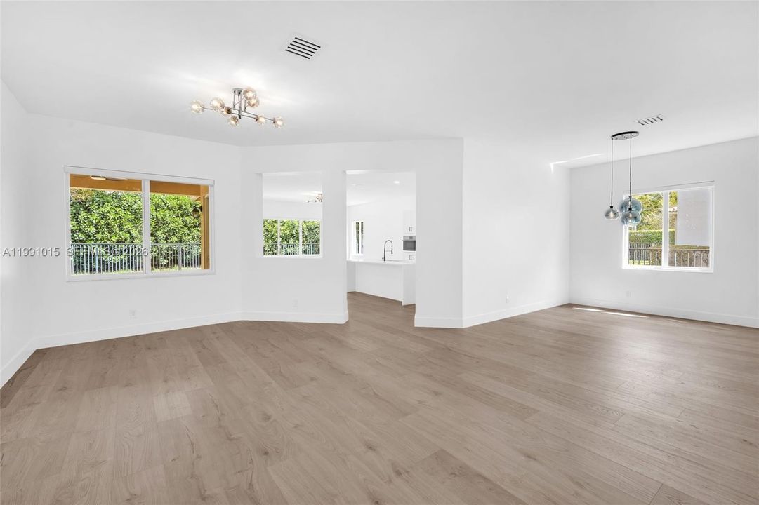 Recently Rented: $6,000 (4 beds, 3 baths, 2474 Square Feet)