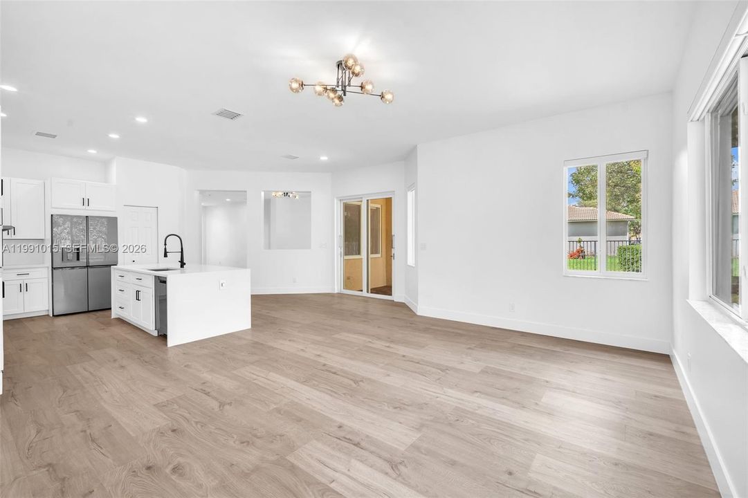 Recently Rented: $6,000 (4 beds, 3 baths, 2474 Square Feet)