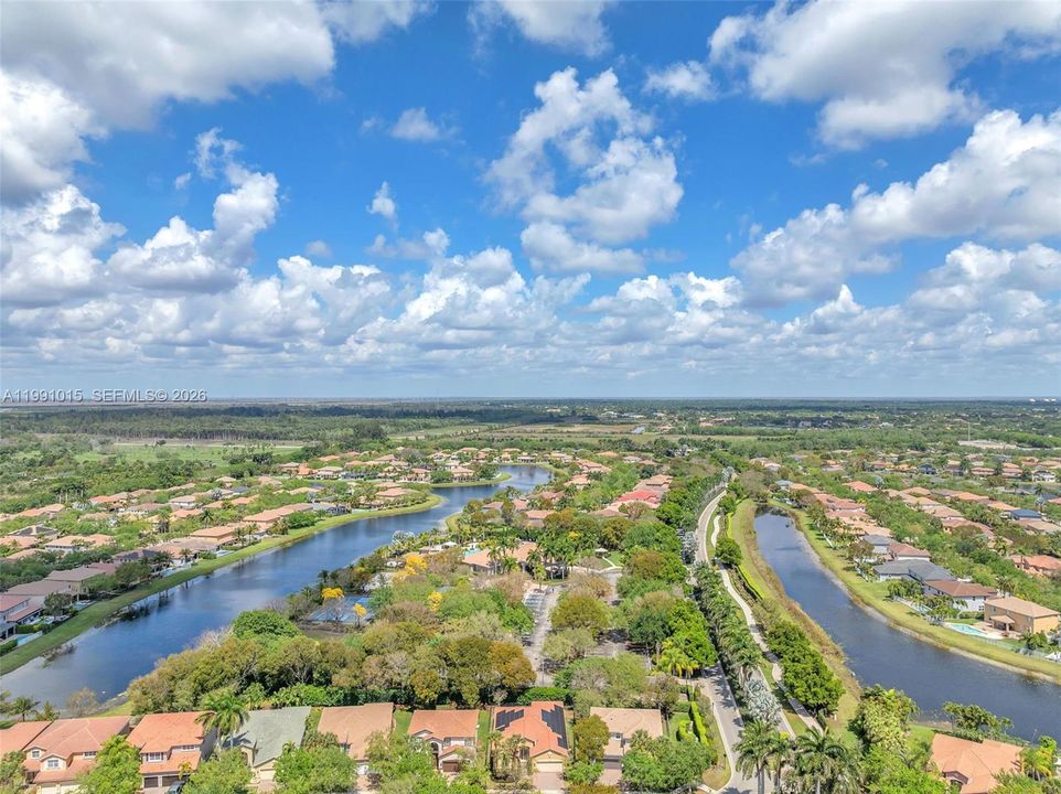 Recently Rented: $6,000 (4 beds, 3 baths, 2474 Square Feet)