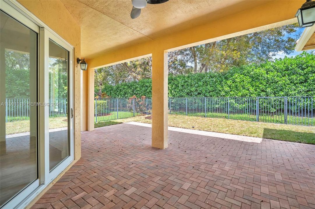 Recently Rented: $6,000 (4 beds, 3 baths, 2474 Square Feet)