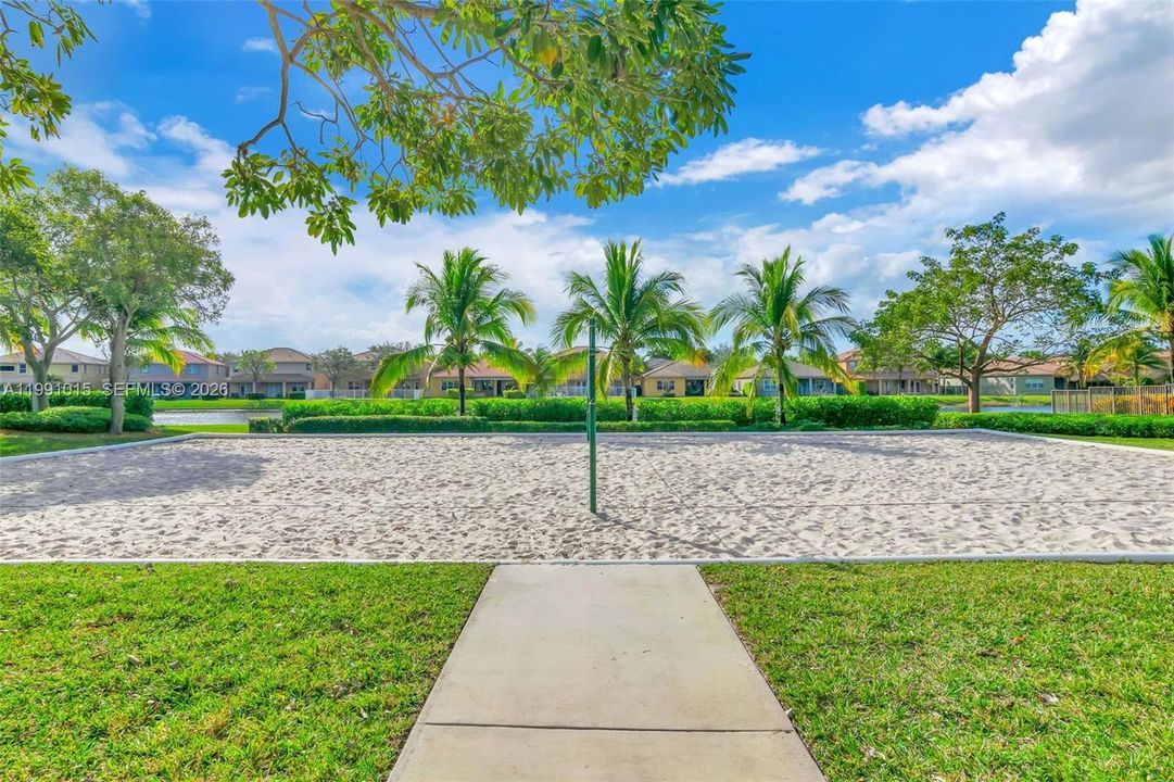Recently Rented: $6,000 (4 beds, 3 baths, 2474 Square Feet)