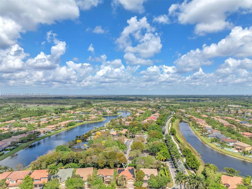 Recently Rented: $6,000 (4 beds, 3 baths, 2474 Square Feet)
