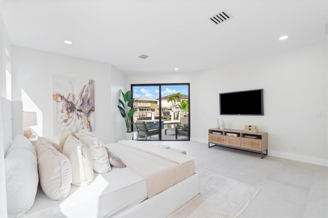 23-3721 NE 30th Ave LHP, FL-120