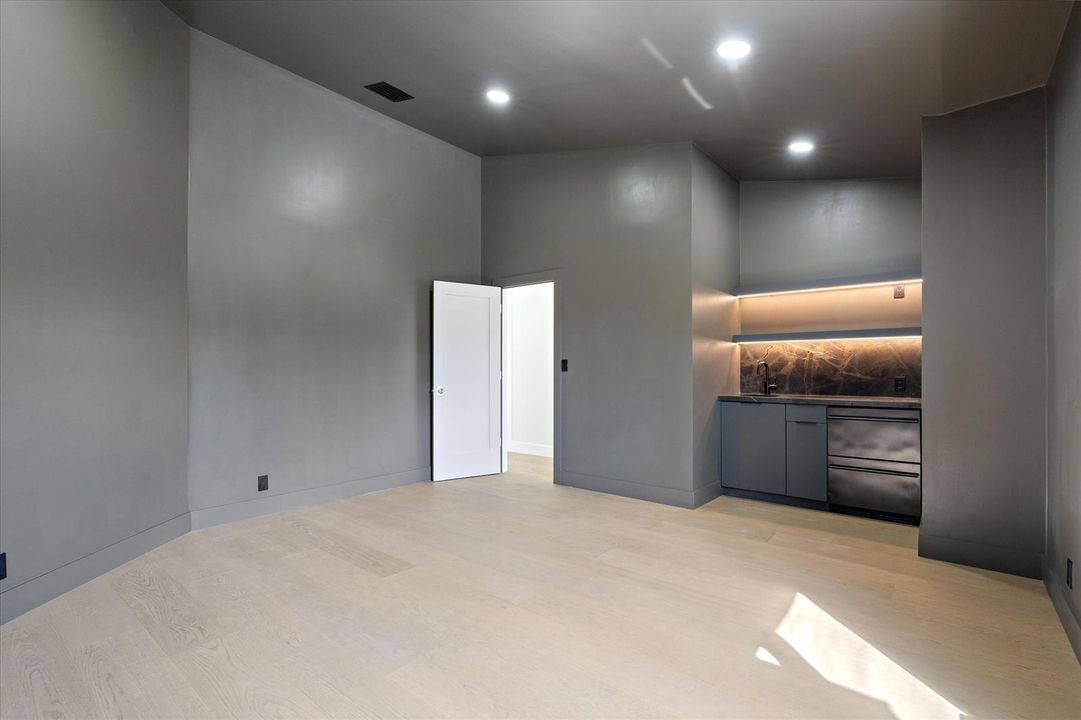 35-3721 NE 30th Ave LHP, FL-131