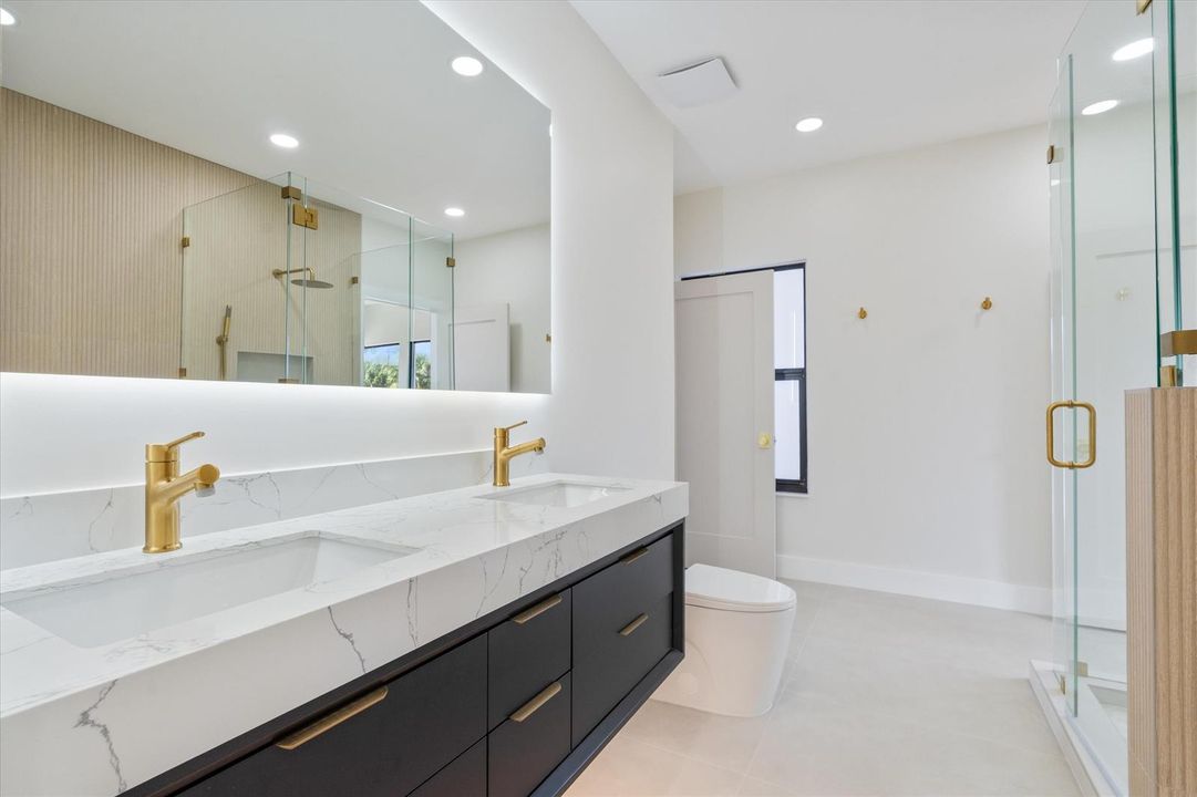 30-3721 NE 30th Ave LHP, FL-127