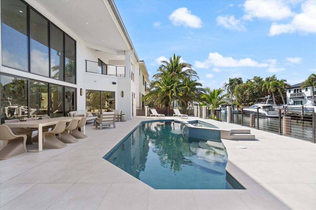 47-3721 NE 30th Ave LHP, FL-143