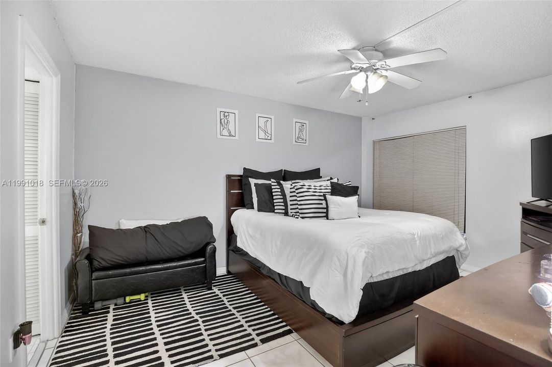 Activo con contrato: $99,950 (2 camas, 2 baños, 972 Pies cuadrados)