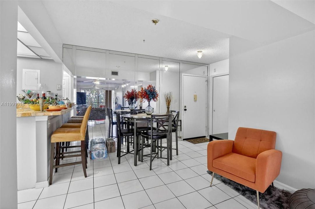 Activo con contrato: $99,950 (2 camas, 2 baños, 972 Pies cuadrados)