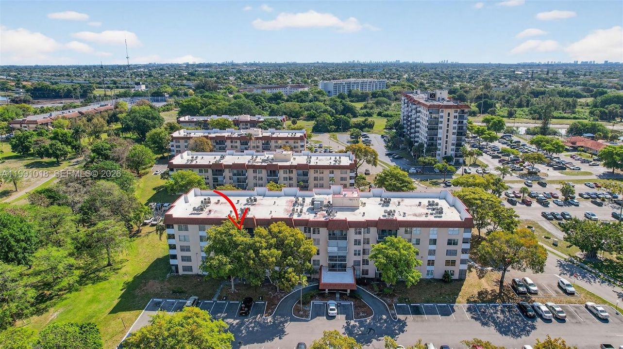 Activo con contrato: $99,950 (2 camas, 2 baños, 972 Pies cuadrados)