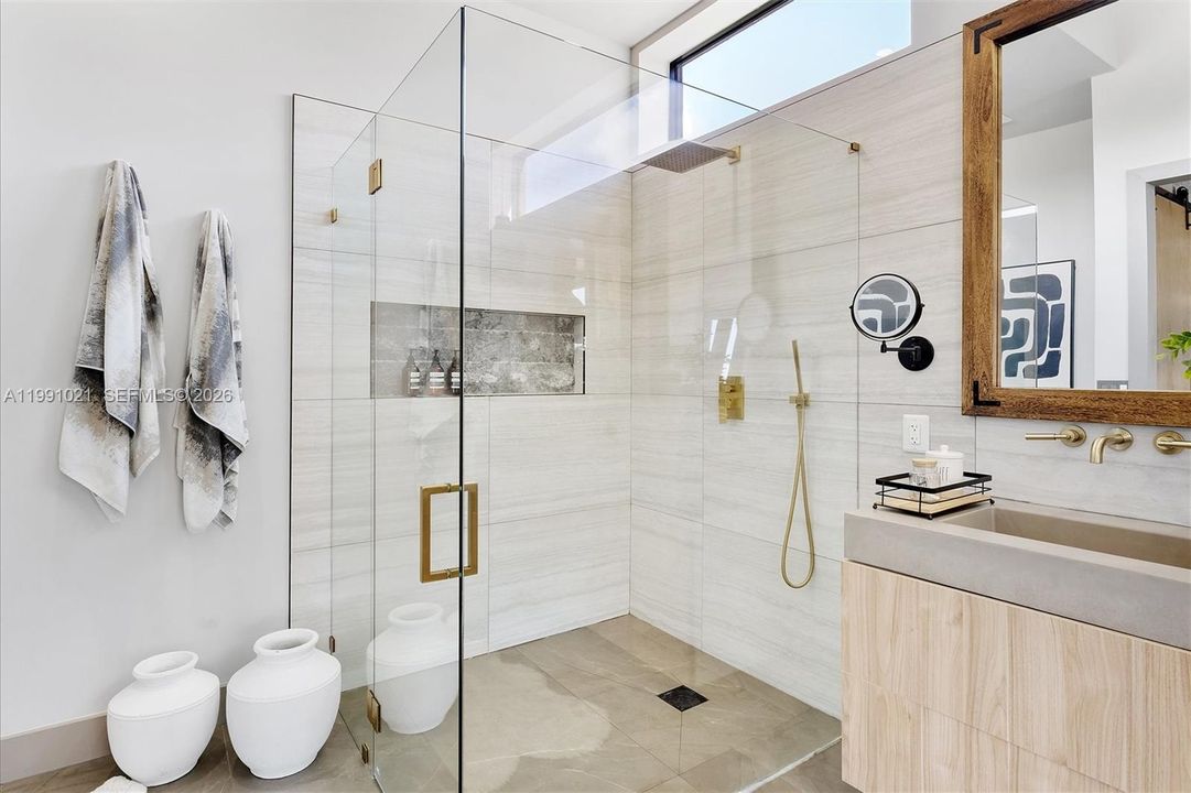 En Renta: $24,500 (4 camas, 5 baños, 3258 Pies cuadrados)
