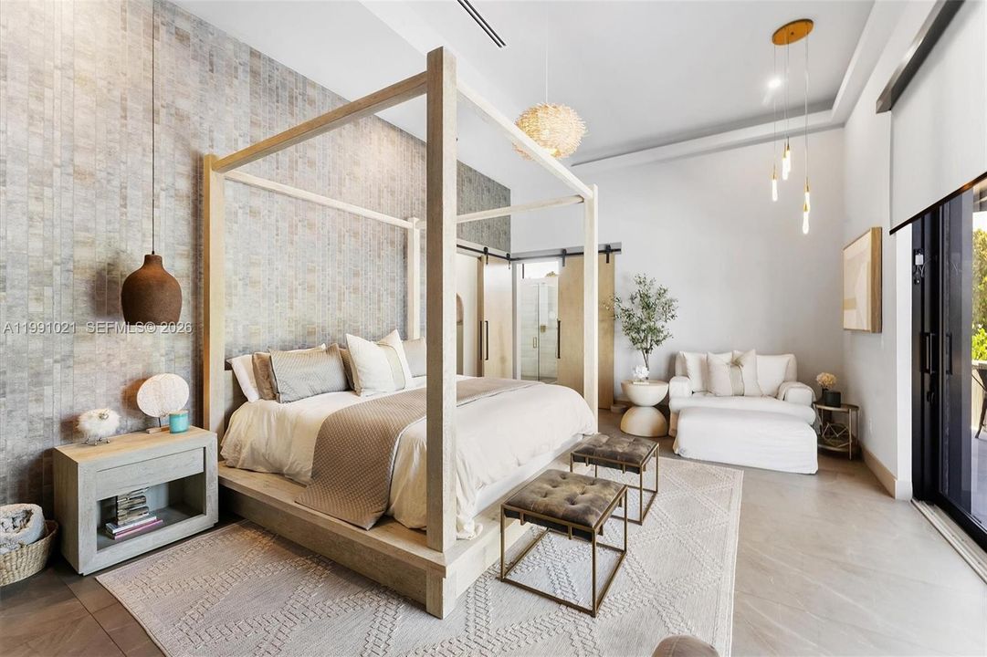 En Renta: $24,500 (4 camas, 5 baños, 3258 Pies cuadrados)