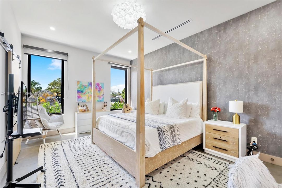 En Renta: $24,500 (4 camas, 5 baños, 3258 Pies cuadrados)