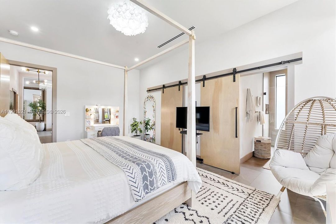 En Renta: $24,500 (4 camas, 5 baños, 3258 Pies cuadrados)
