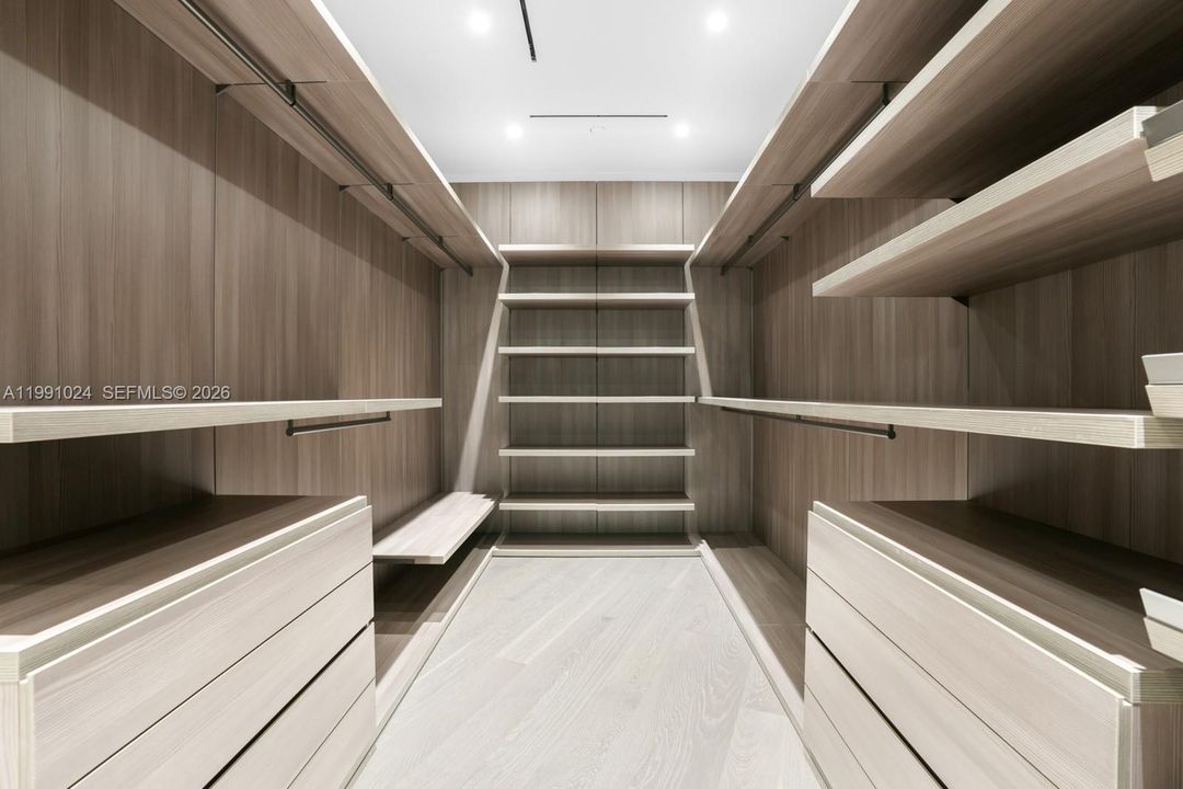 En Renta: $55,000 (8 camas, 9 baños, 7840 Pies cuadrados)