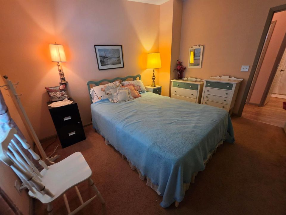 More Guest bedroom