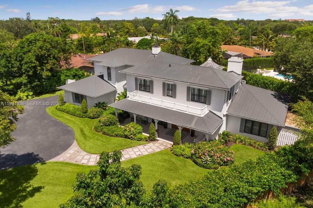 Active With Contract: $2,800,000 (5 beds, 4 baths, 4633 Square Feet)